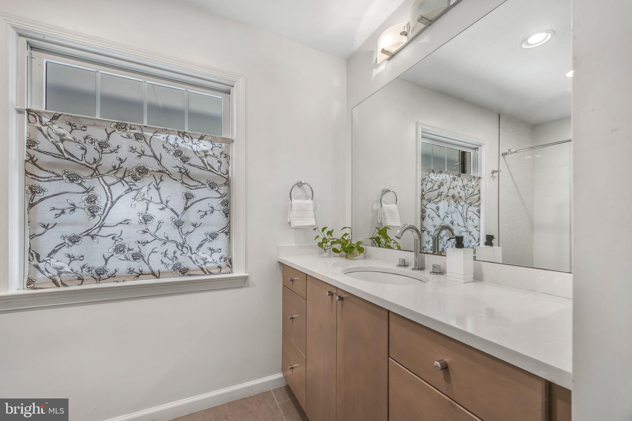 BARCROFT WOODS - Residential