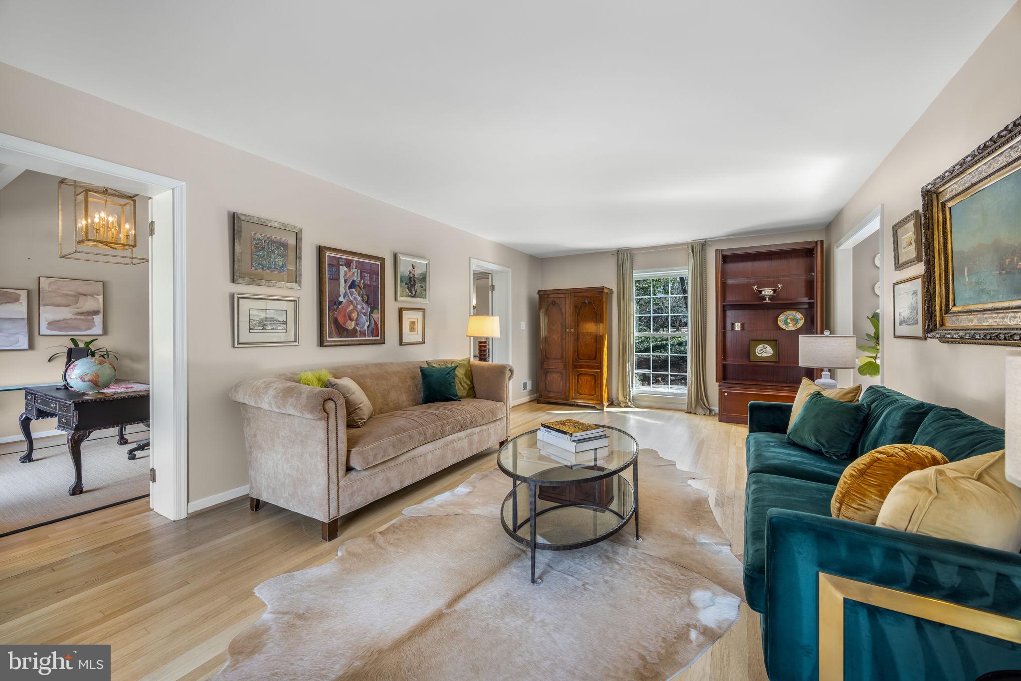 BARCROFT WOODS - Residential