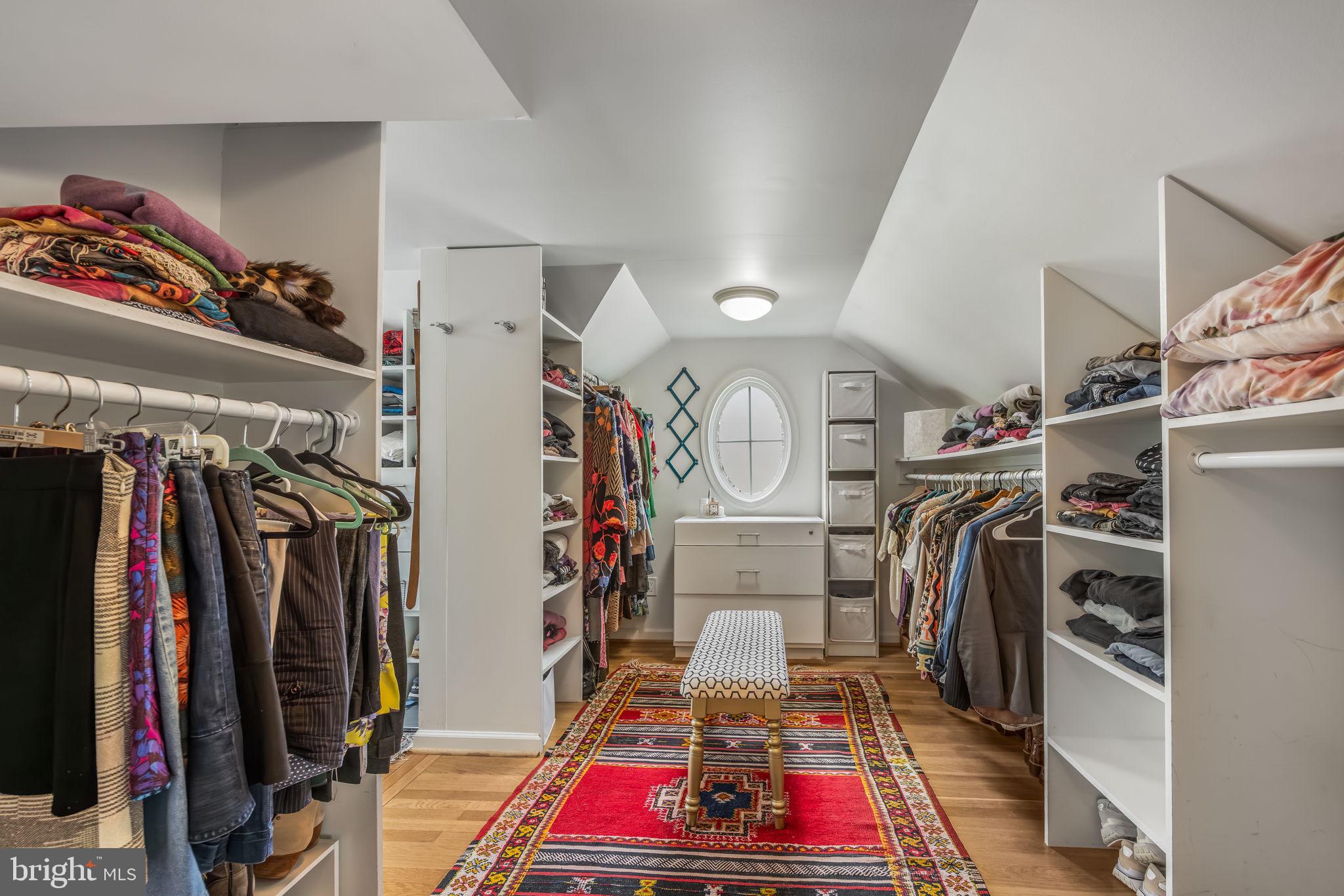 BARCROFT WOODS - Residential