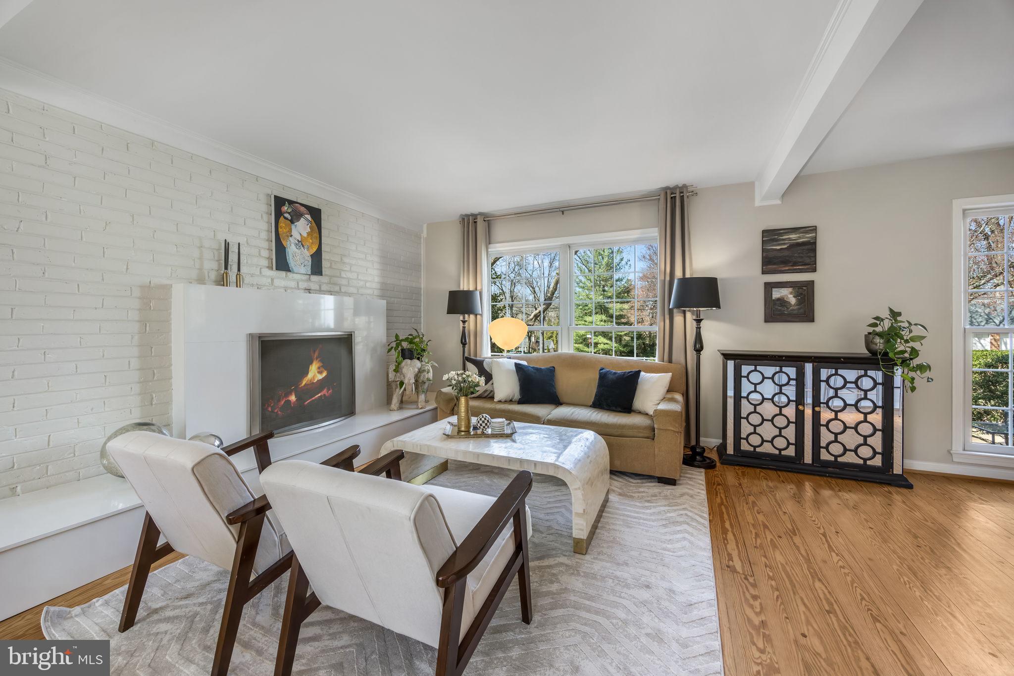 BARCROFT WOODS - Residential