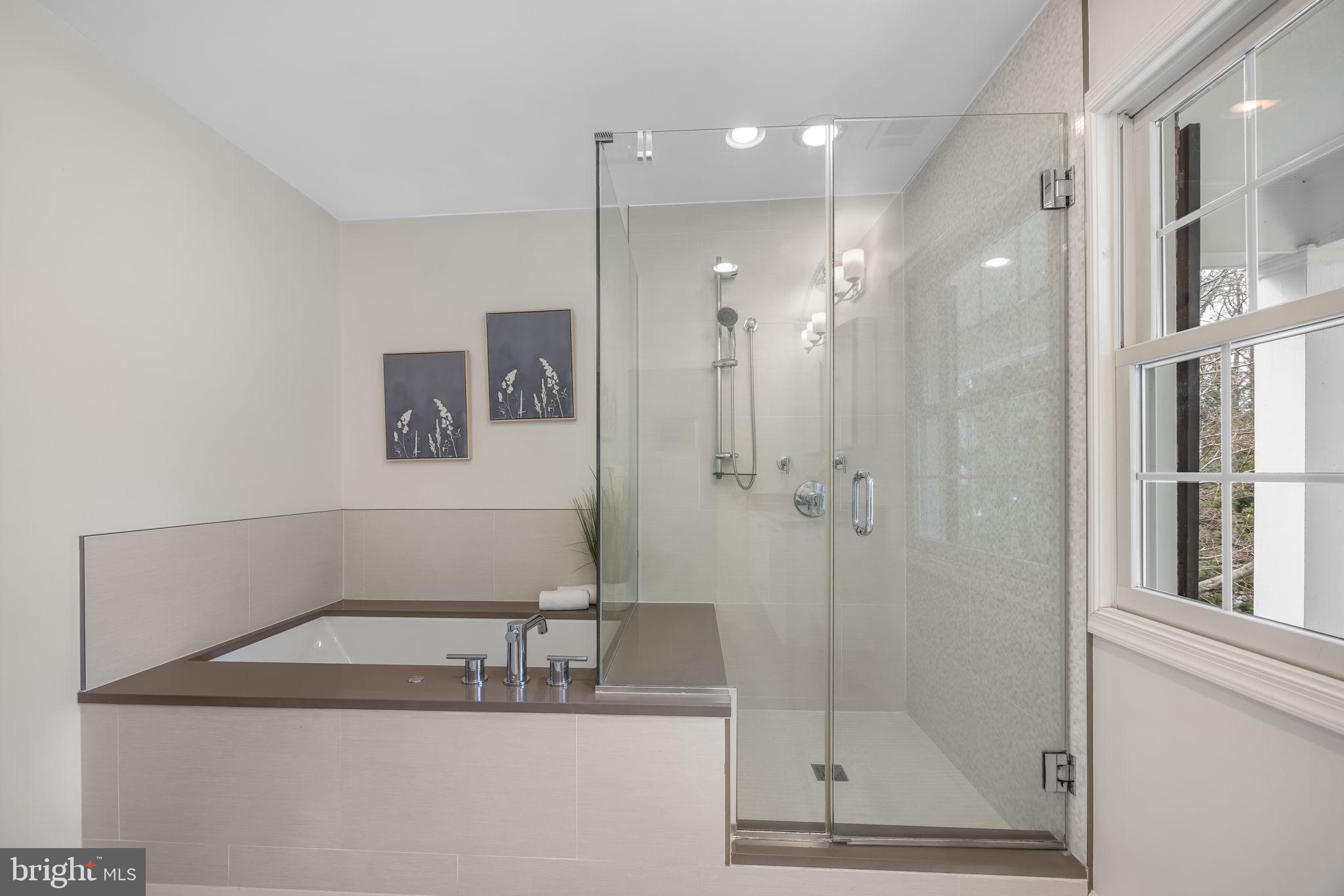 BARCROFT WOODS - Residential