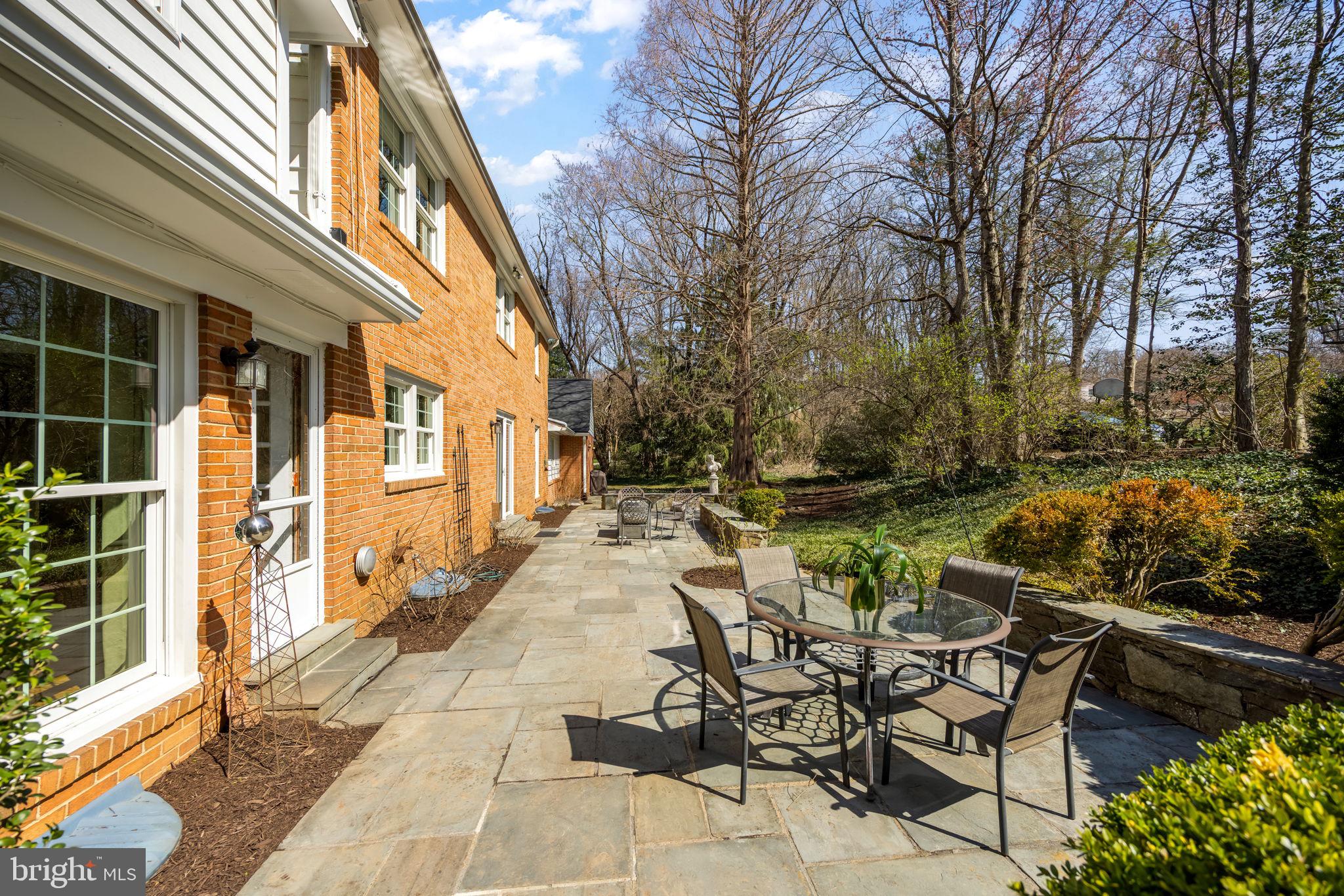 BARCROFT WOODS - Residential