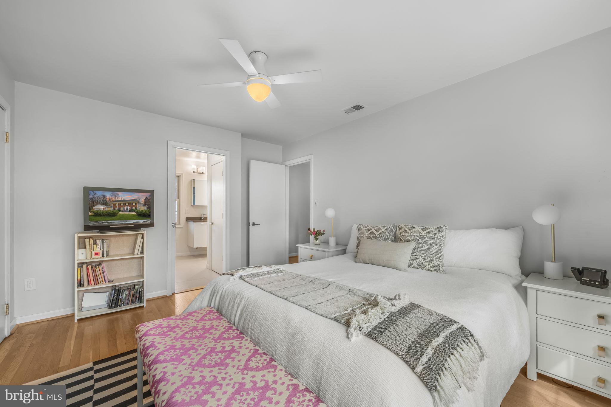 BARCROFT WOODS - Residential