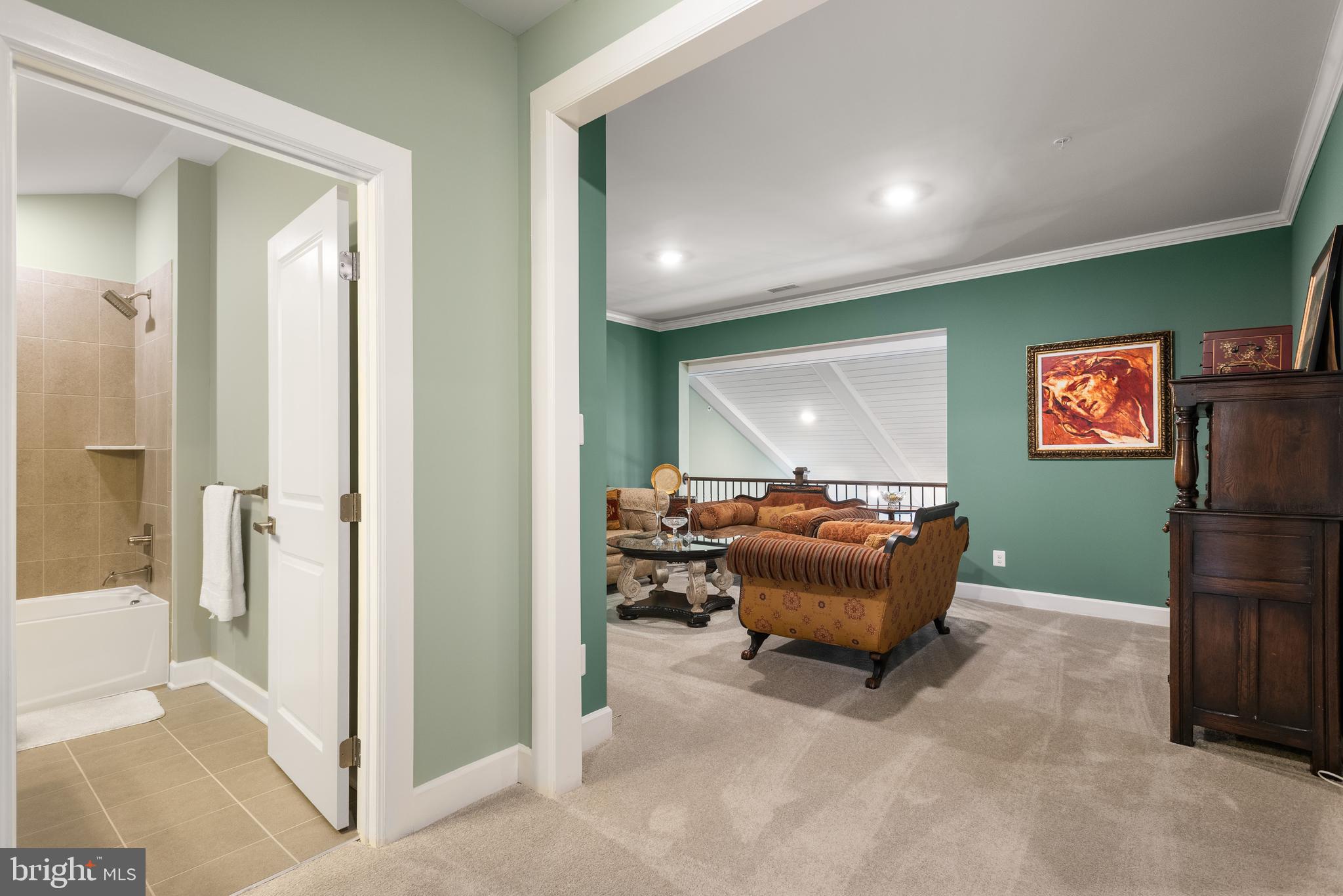 WAYNE GLEN - Residential