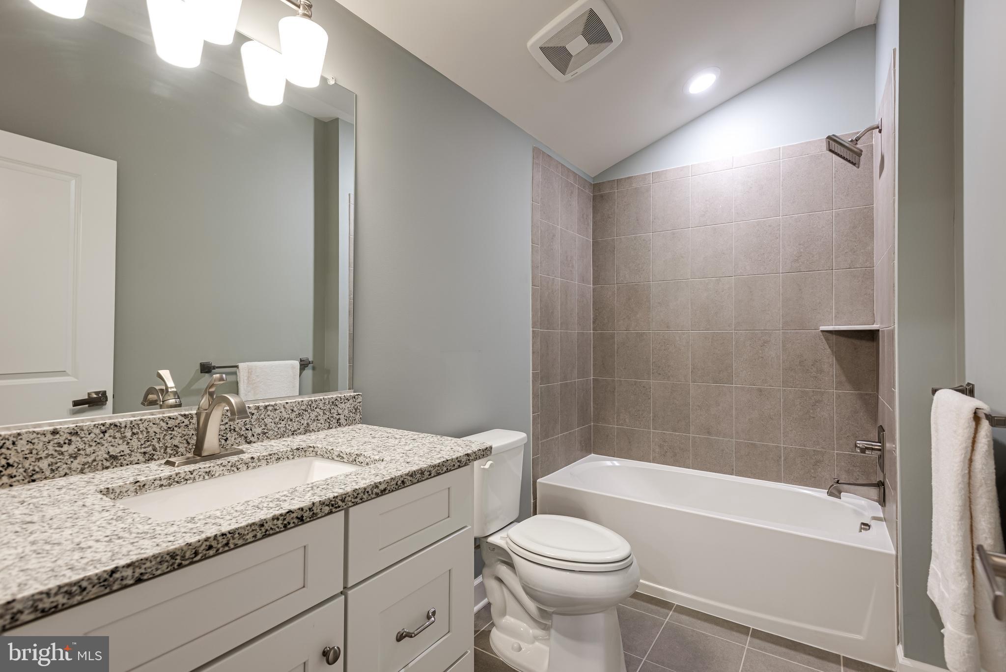 WAYNE GLEN - Residential