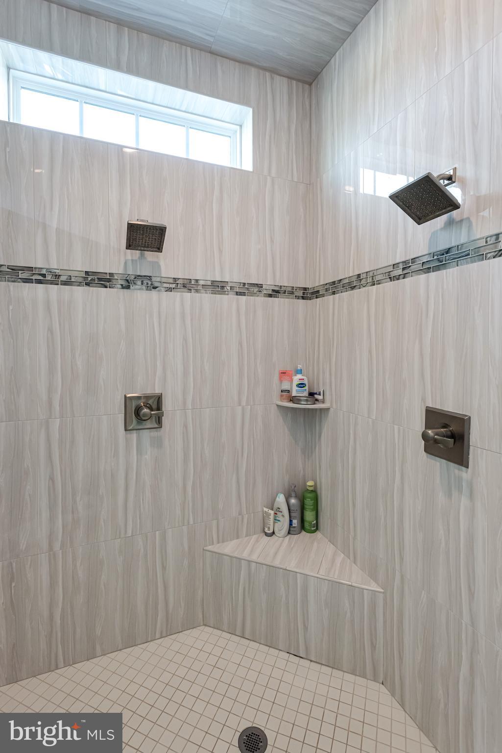 WAYNE GLEN - Residential