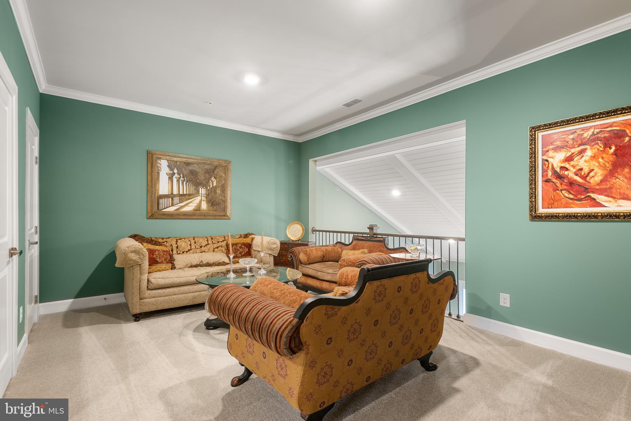 WAYNE GLEN - Residential