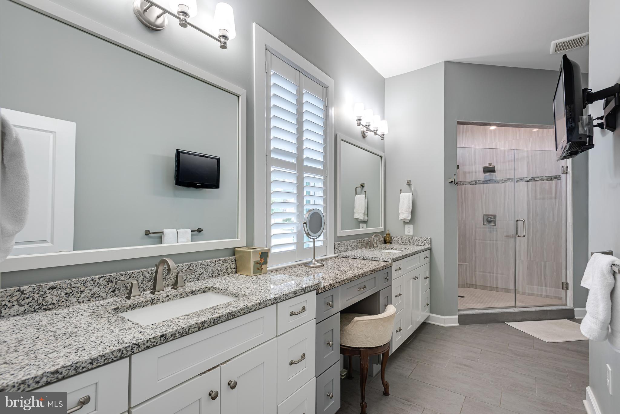 WAYNE GLEN - Residential