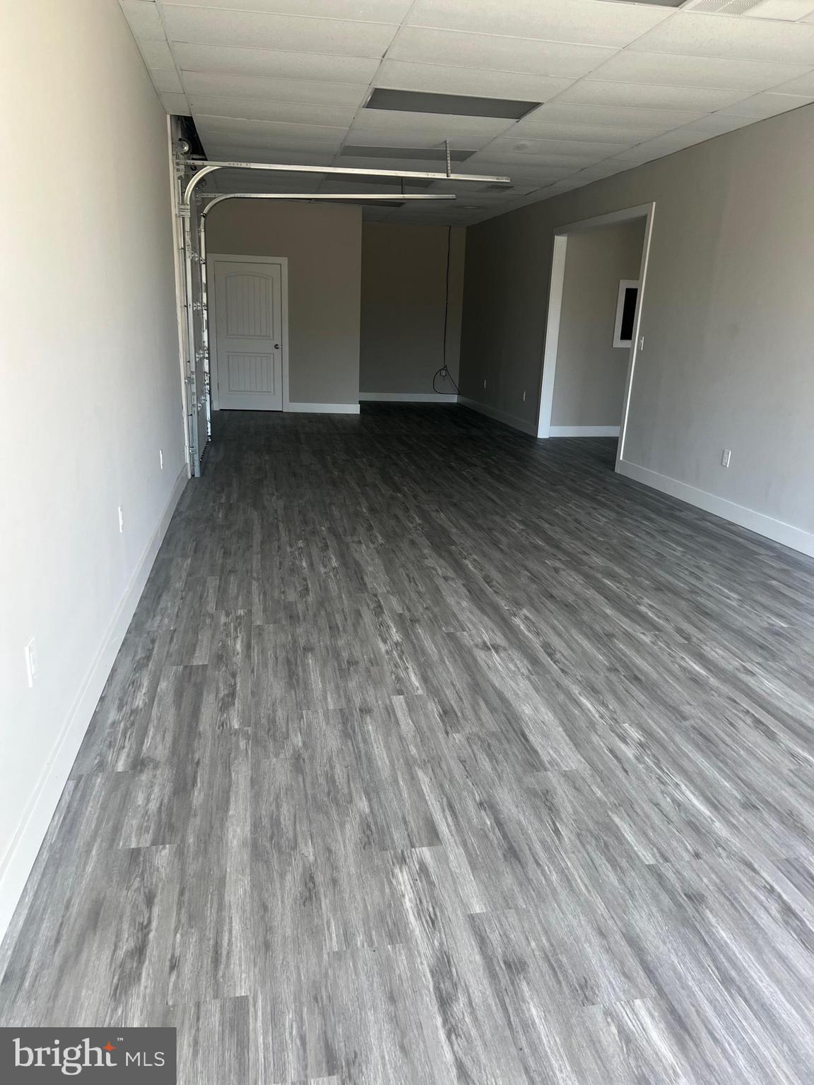 122 FAIRFAX PIKE