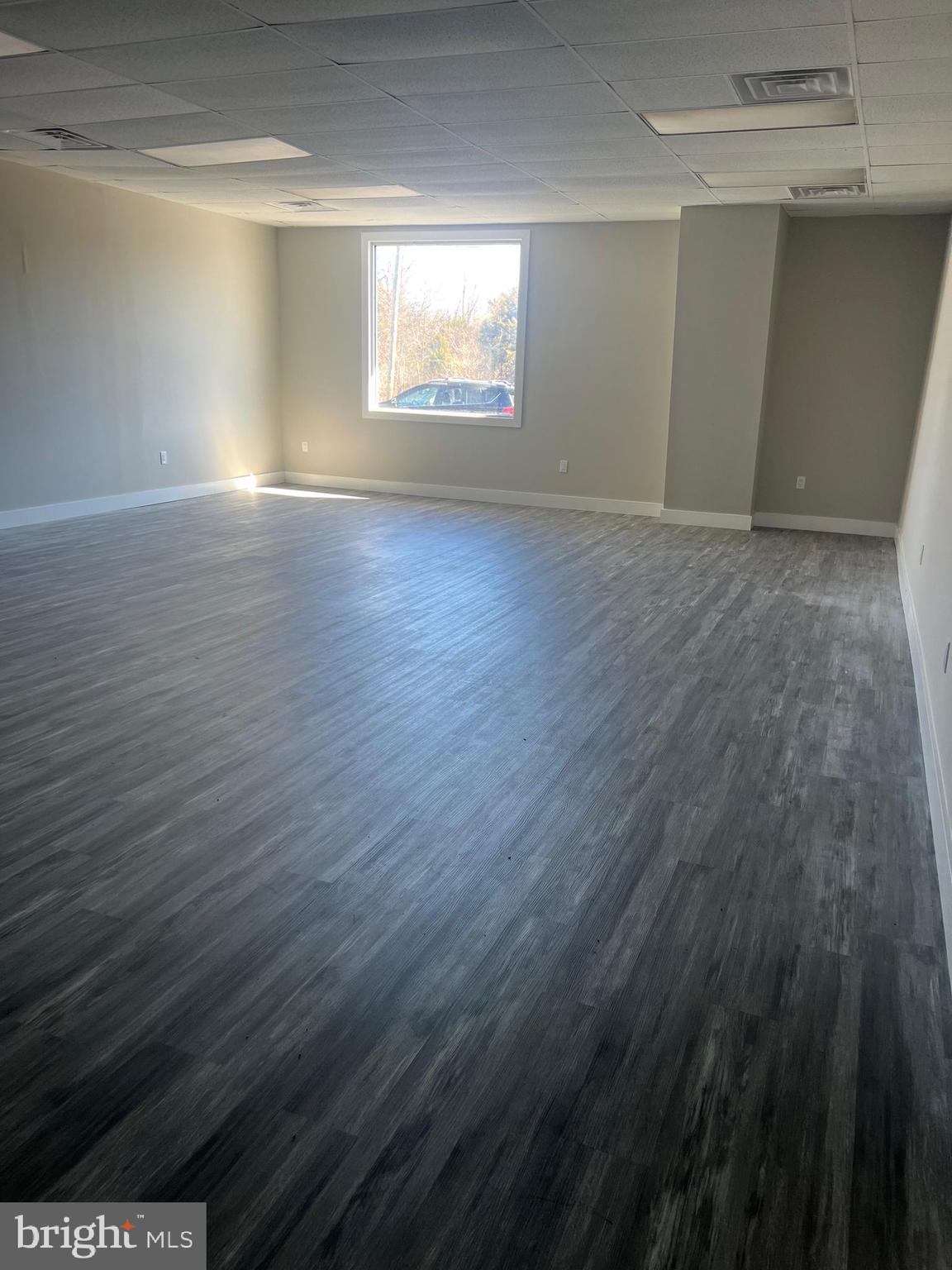 122 FAIRFAX PIKE