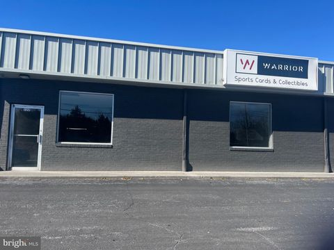 Photo of 122 Fairfax Pike, STEPHENS CITY, VA 22655 (MLS # VAFV2041566)