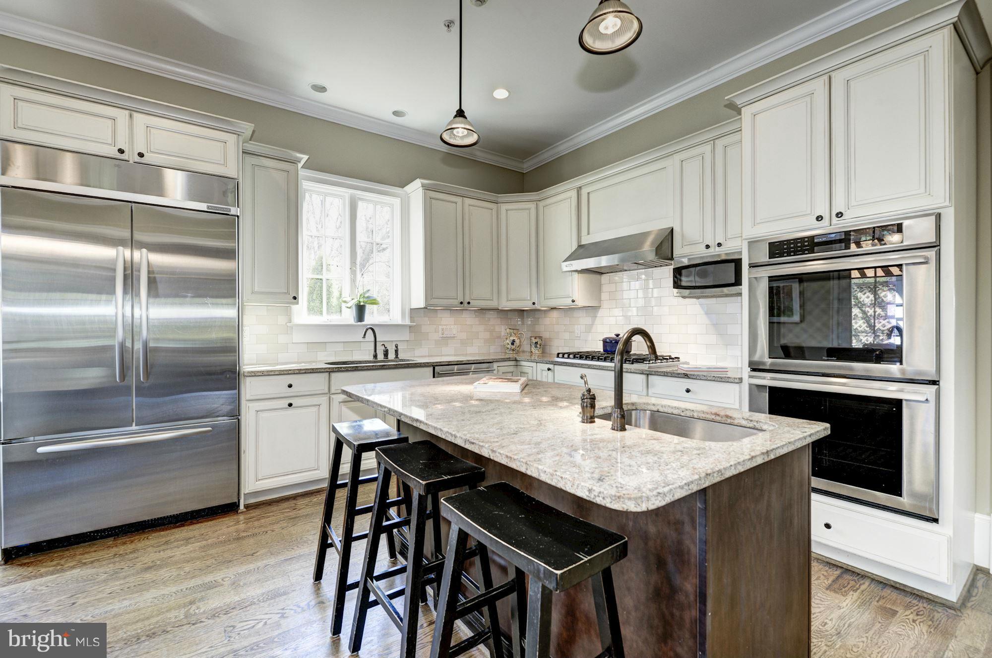 GREENWICH FOREST - Residential