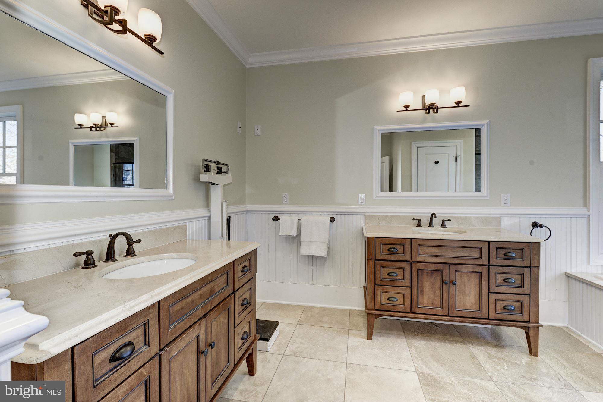 GREENWICH FOREST - Residential