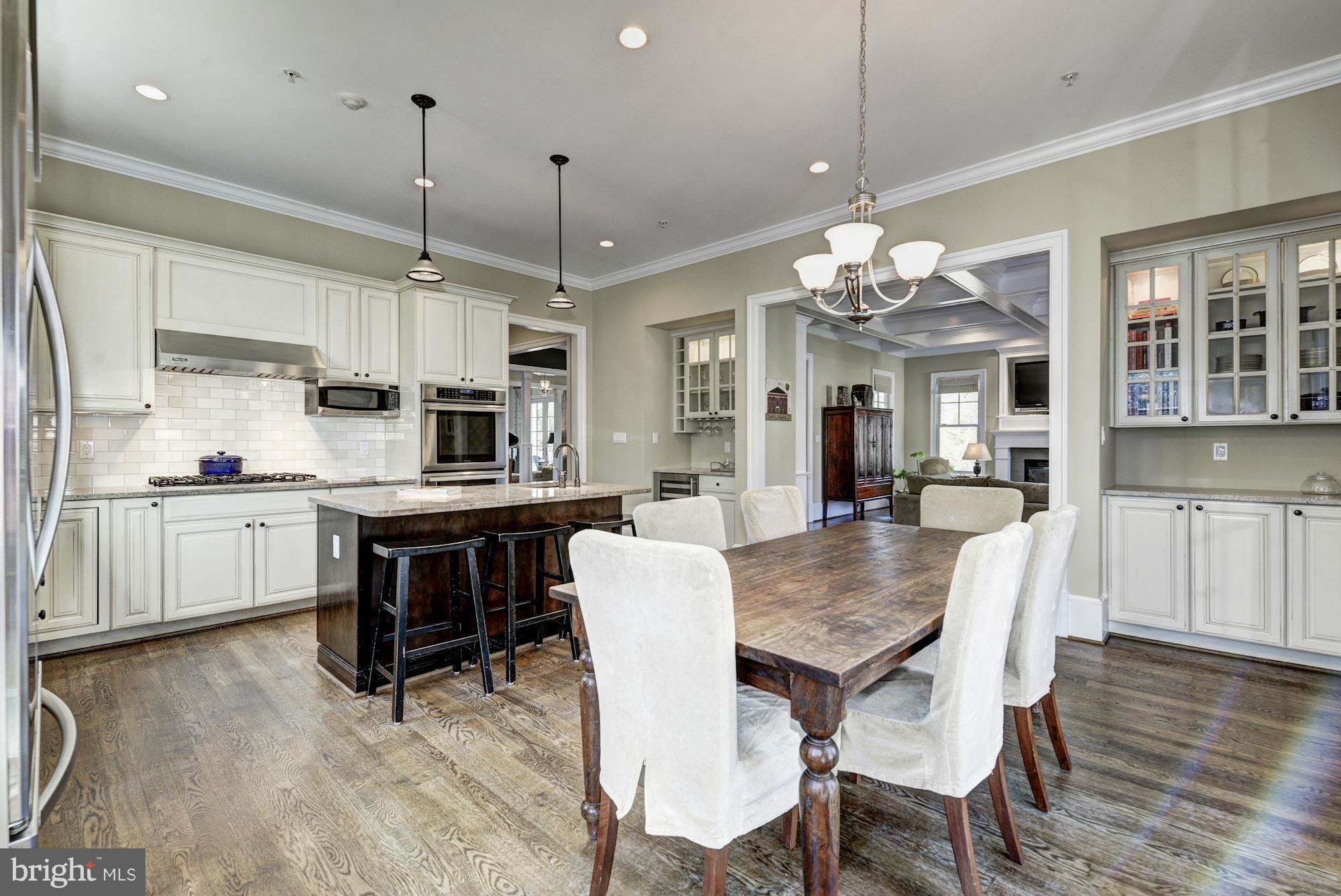 GREENWICH FOREST - Residential