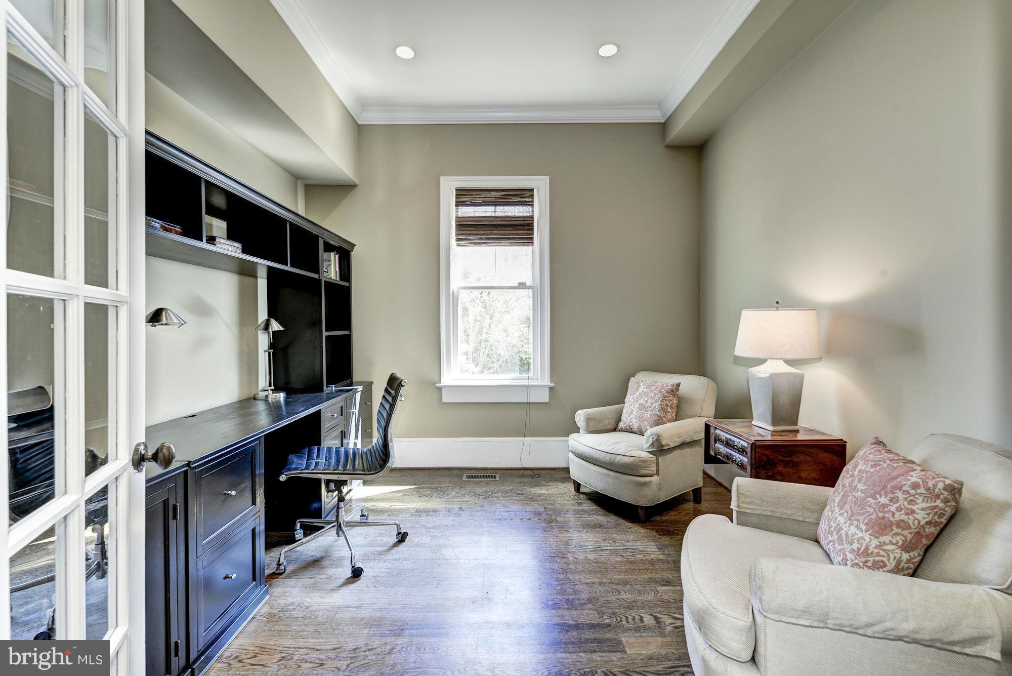 GREENWICH FOREST - Residential