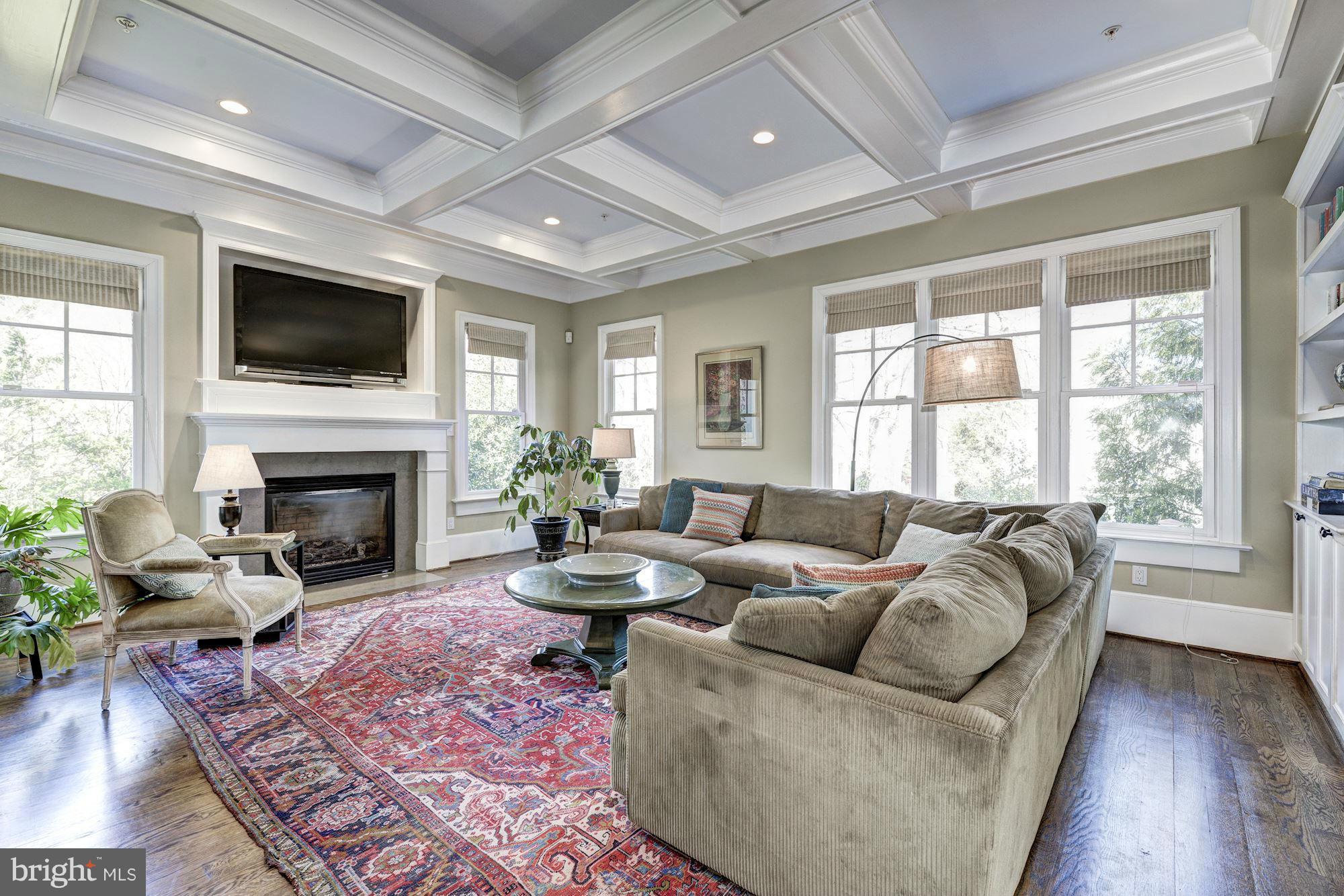 GREENWICH FOREST - Residential