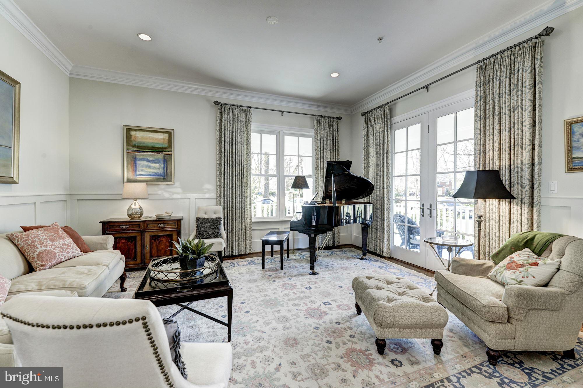 GREENWICH FOREST - Residential