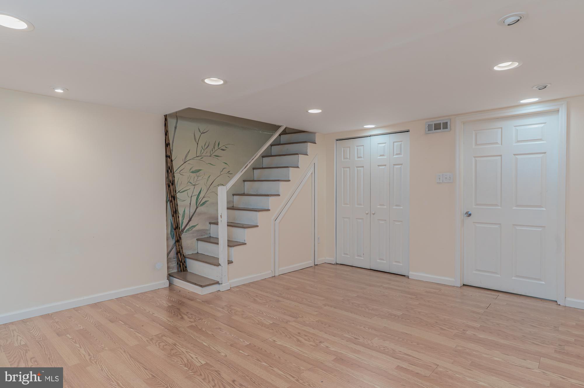 HOLMESBURG - Residential