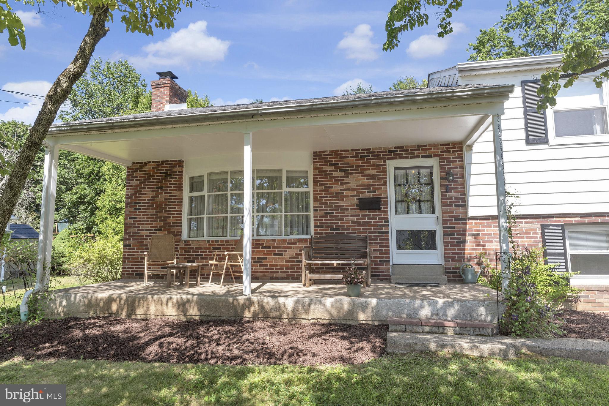622 KNOLL DRIVE