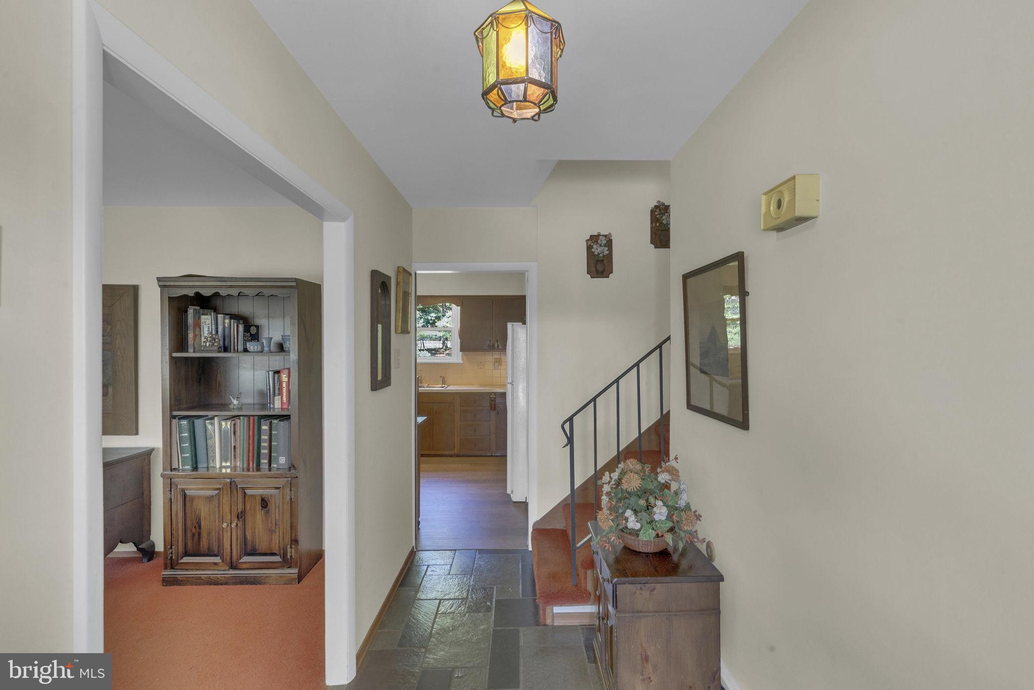 622 KNOLL DRIVE