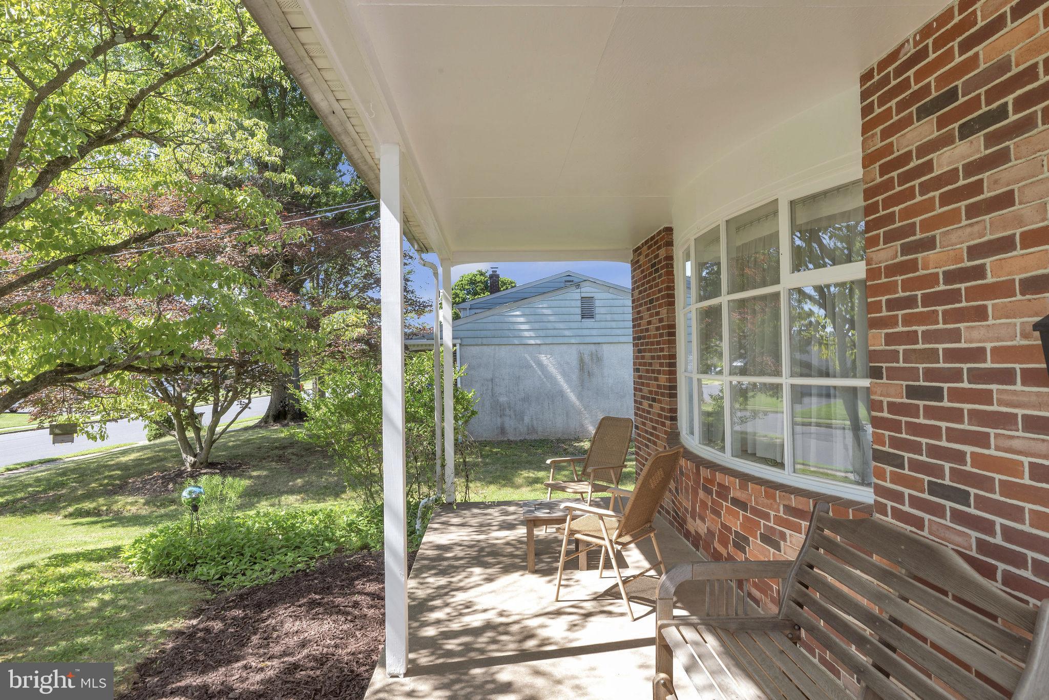 622 KNOLL DRIVE