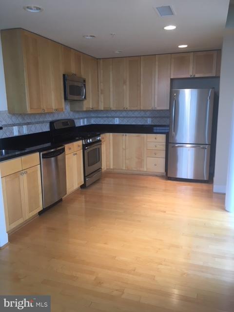 ECLIPSE ON CENTER PARK - Residential Lease