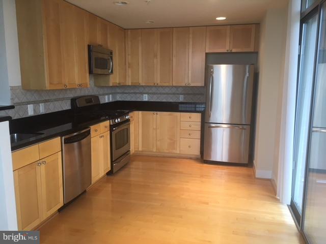 ECLIPSE ON CENTER PARK - Residential Lease