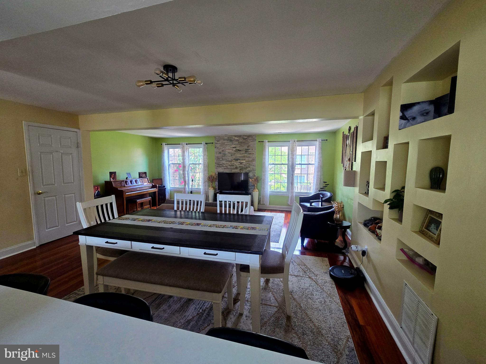 CAVALCADE - Residential Lease