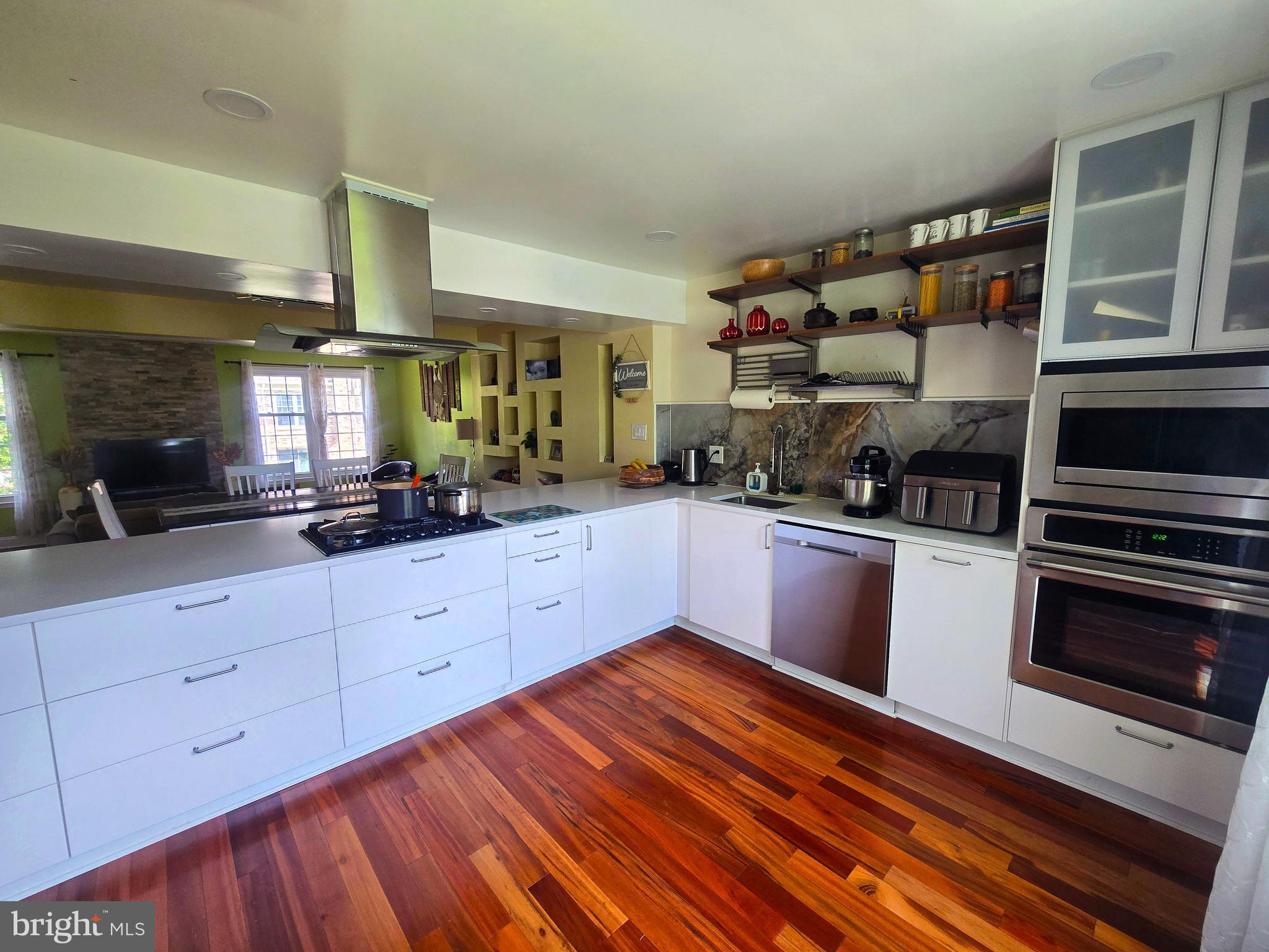 CAVALCADE - Residential Lease