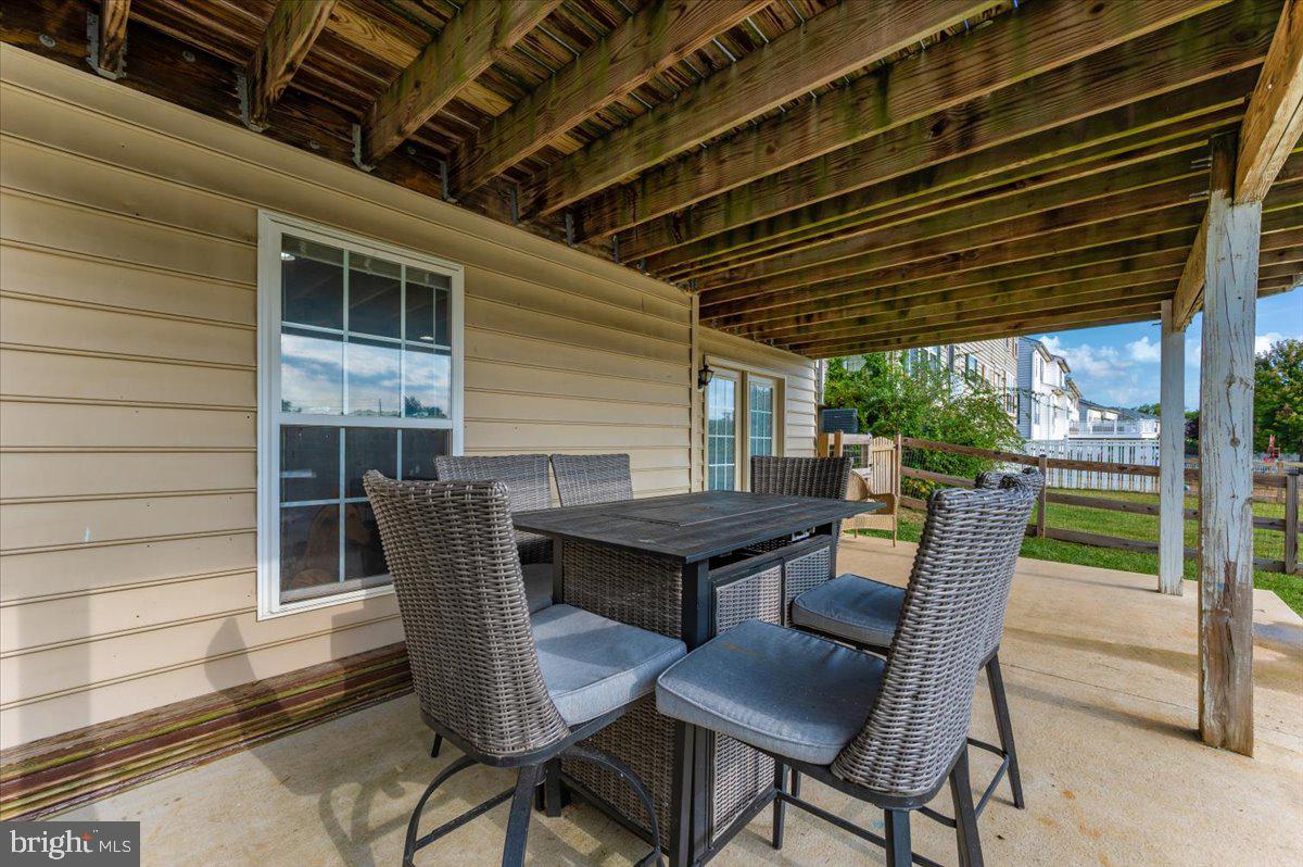 WEST FIELDS - Residential