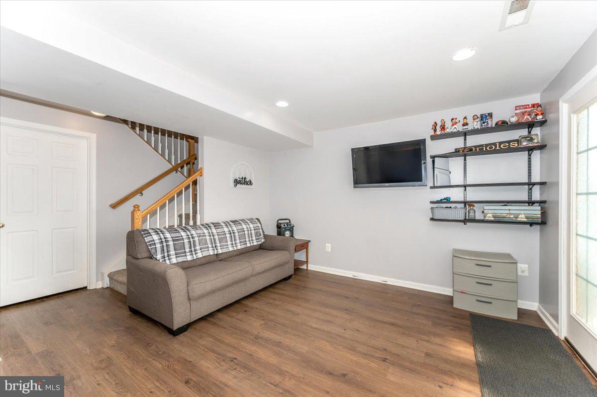 WEST FIELDS - Residential