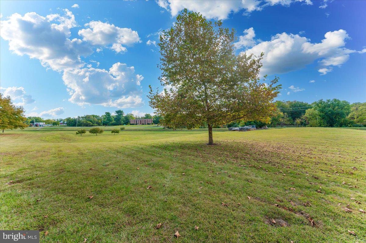 WEST FIELDS - Residential