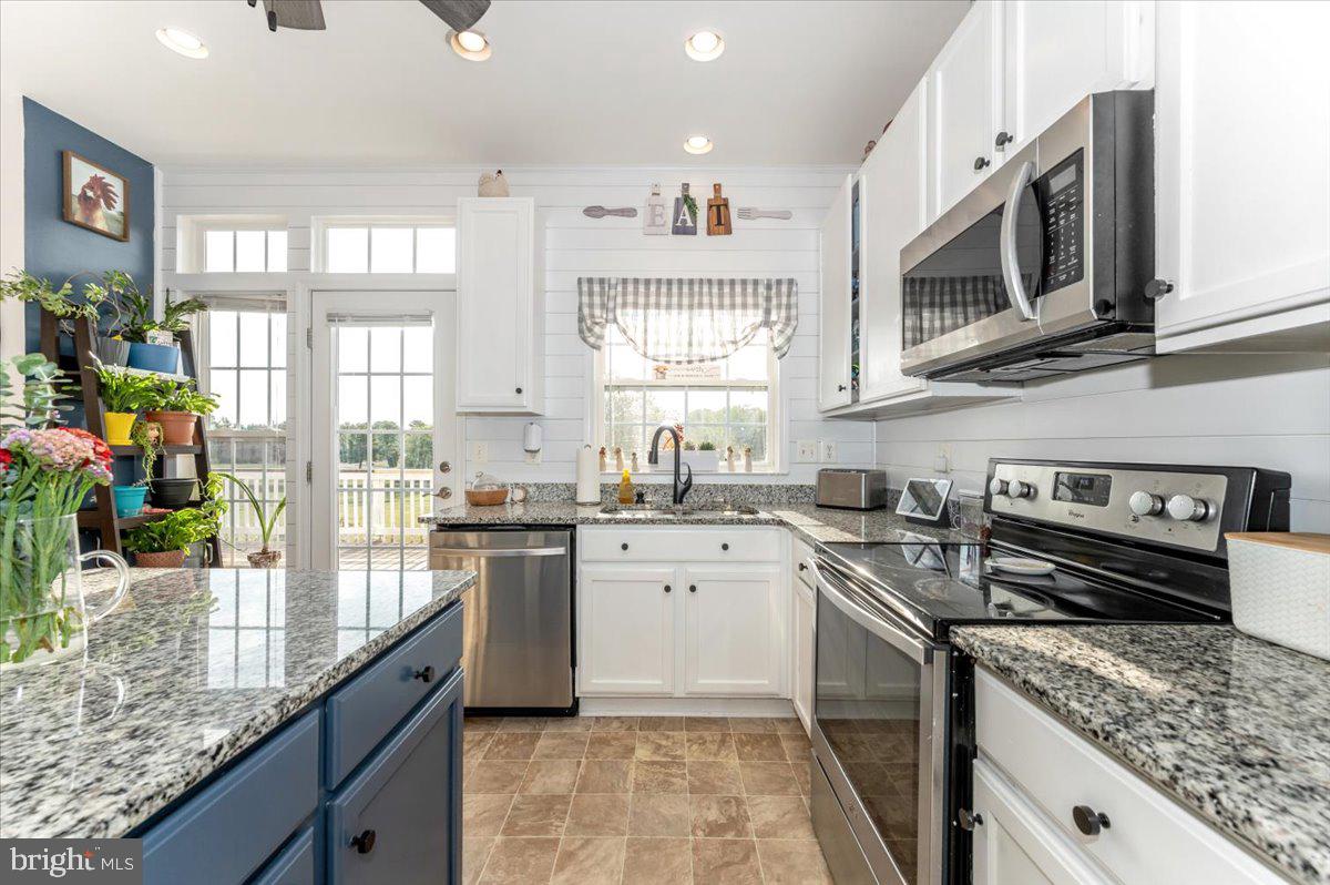 WEST FIELDS - Residential