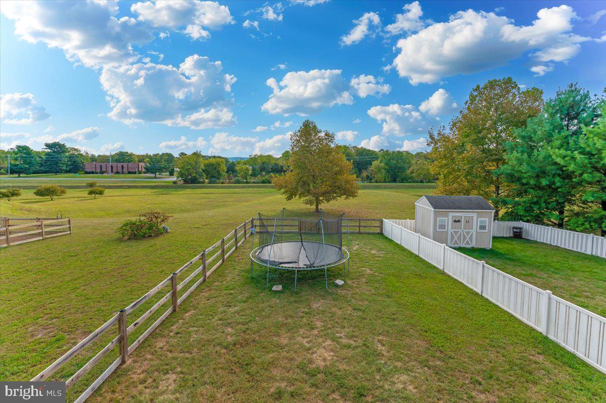 WEST FIELDS - Residential