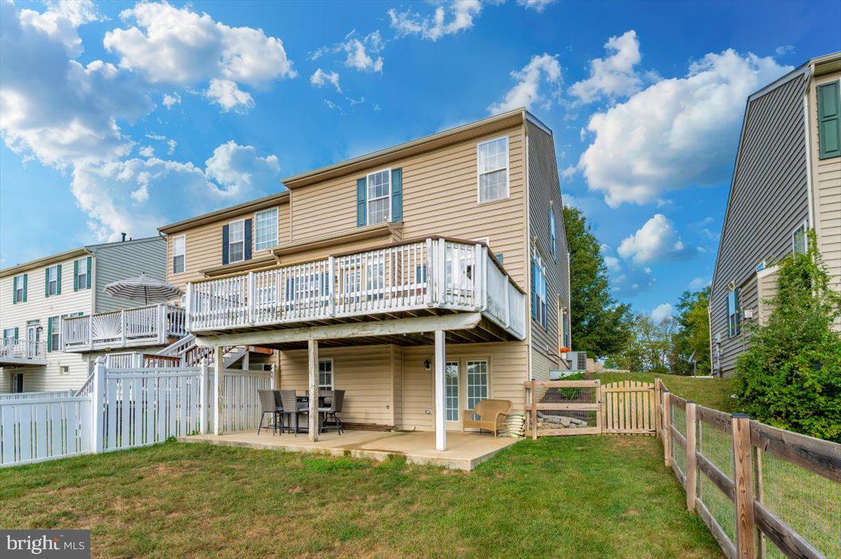 WEST FIELDS - Residential