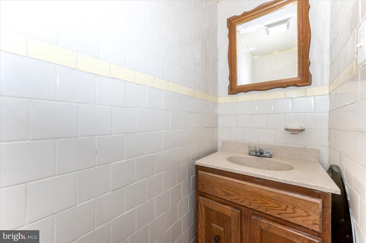 WEST FIELDS - Residential