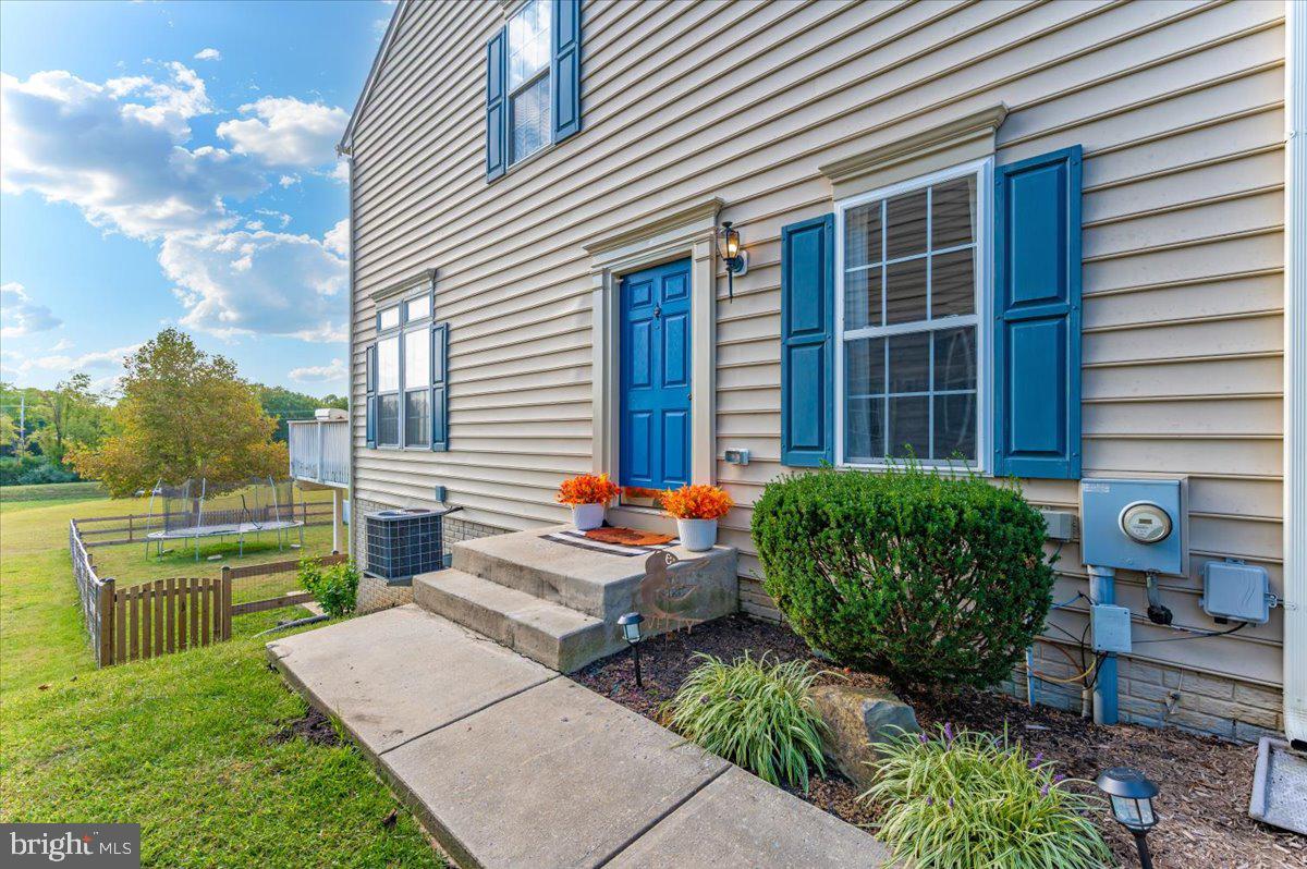 WEST FIELDS - Residential