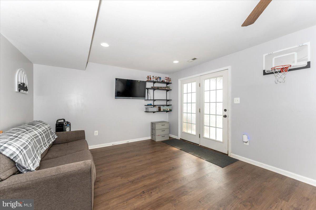 WEST FIELDS - Residential