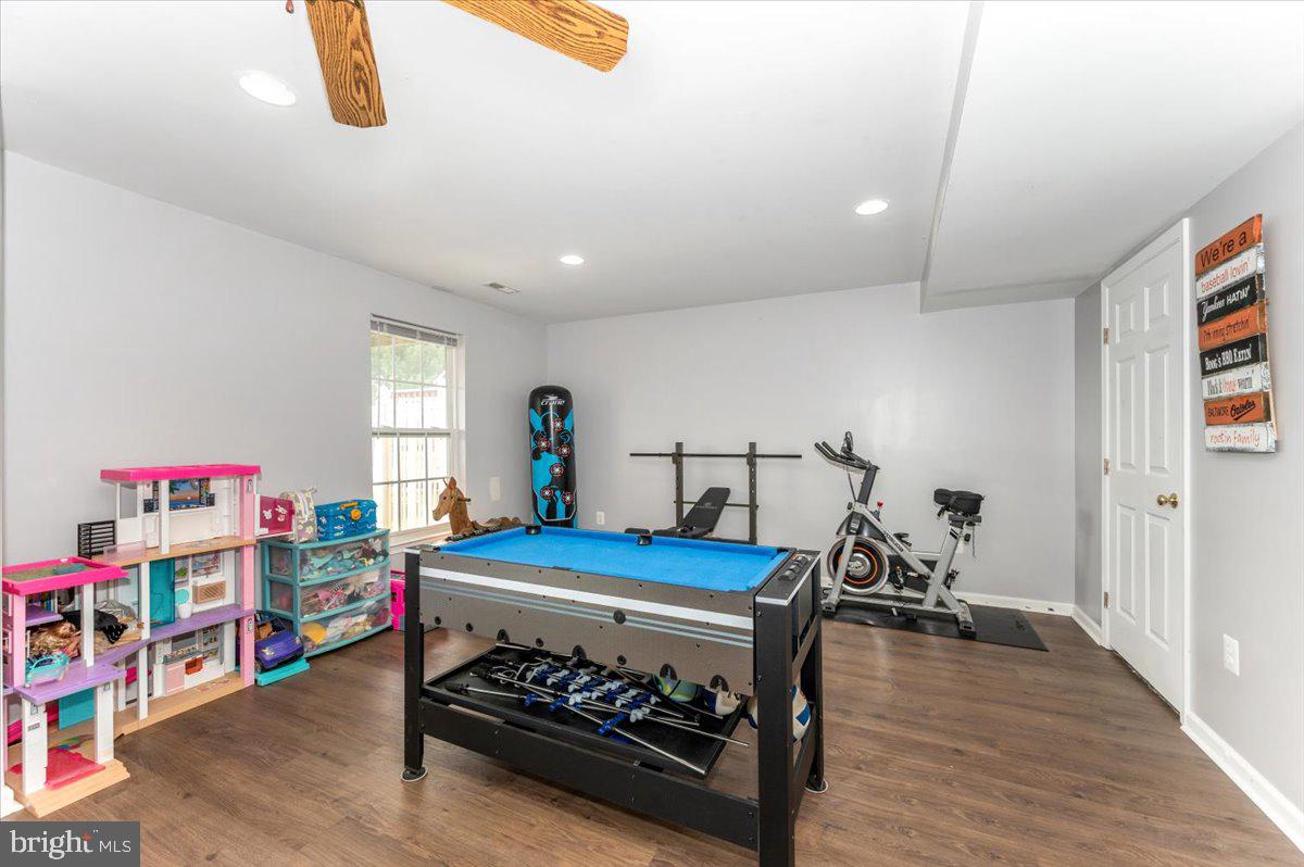 WEST FIELDS - Residential