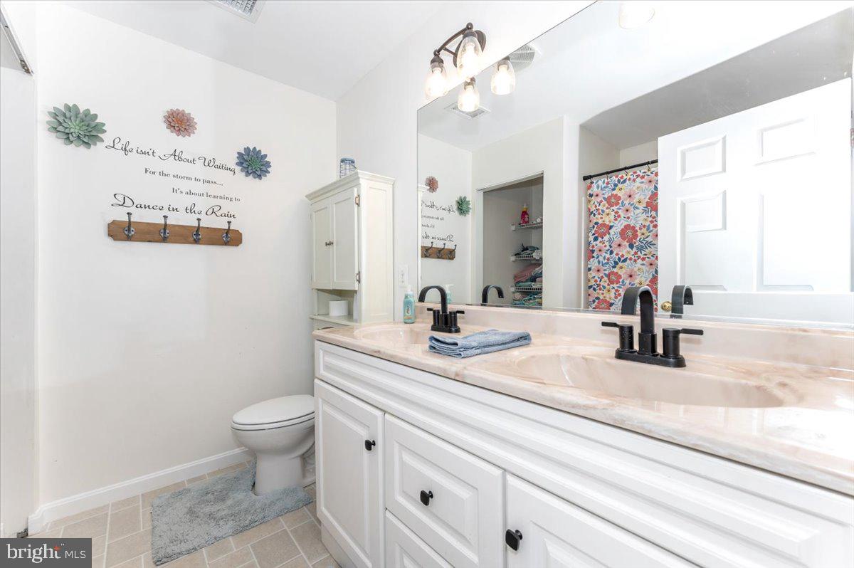 WEST FIELDS - Residential