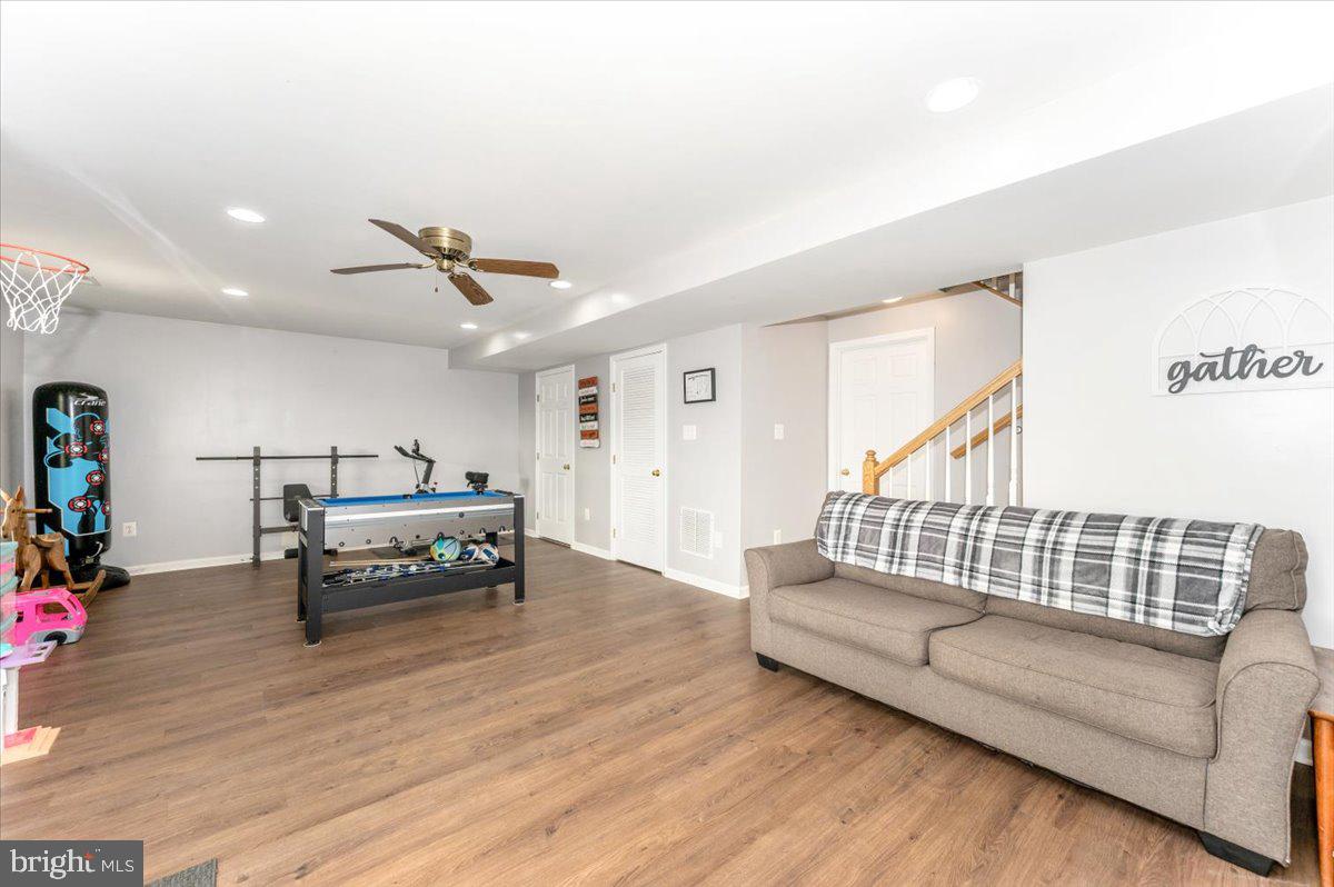 WEST FIELDS - Residential