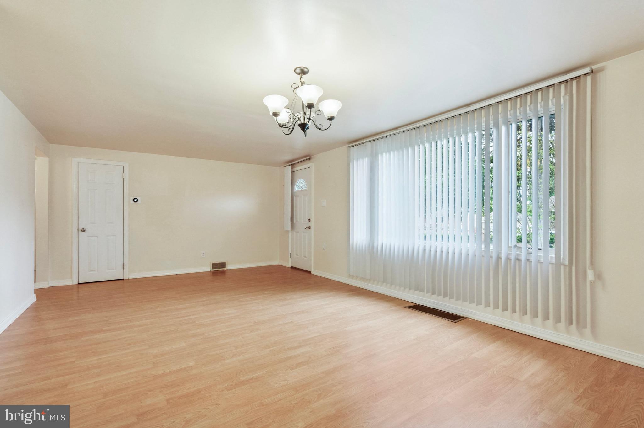 21 S EASTVIEW AVE