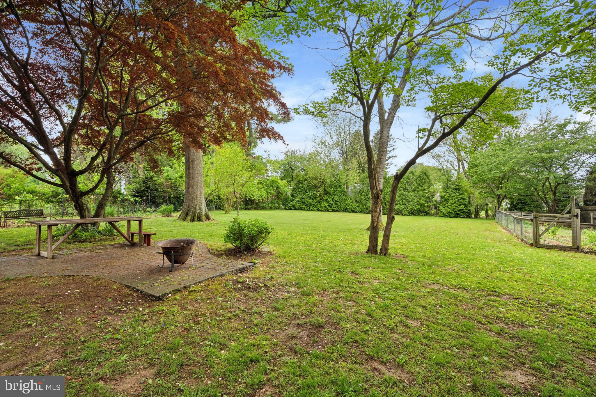 FEASTERVILLE - Residential