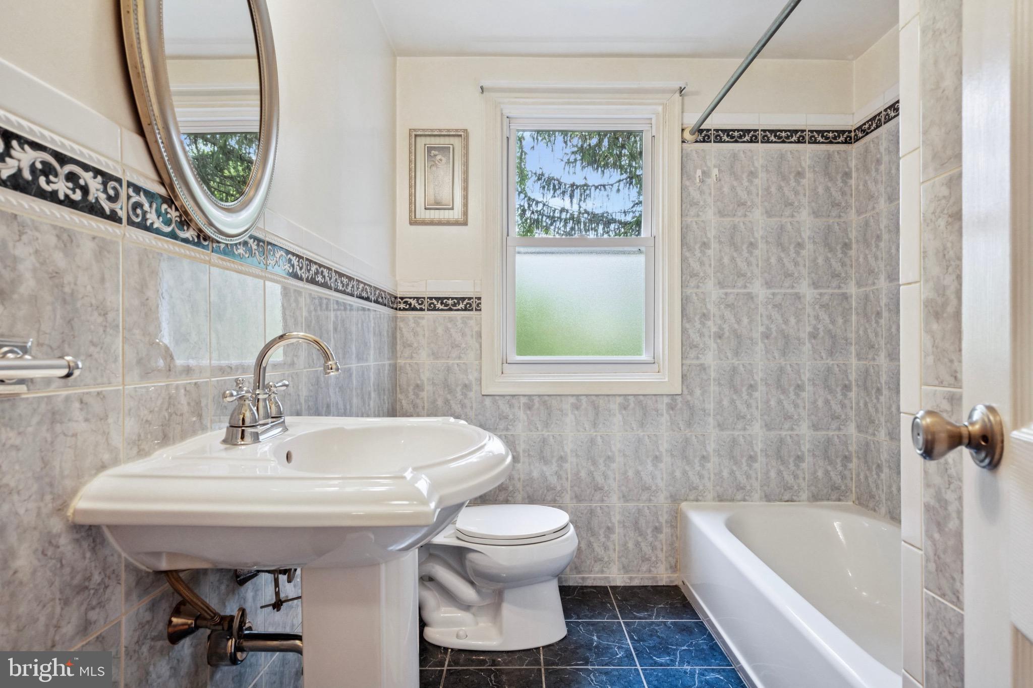 FEASTERVILLE - Residential