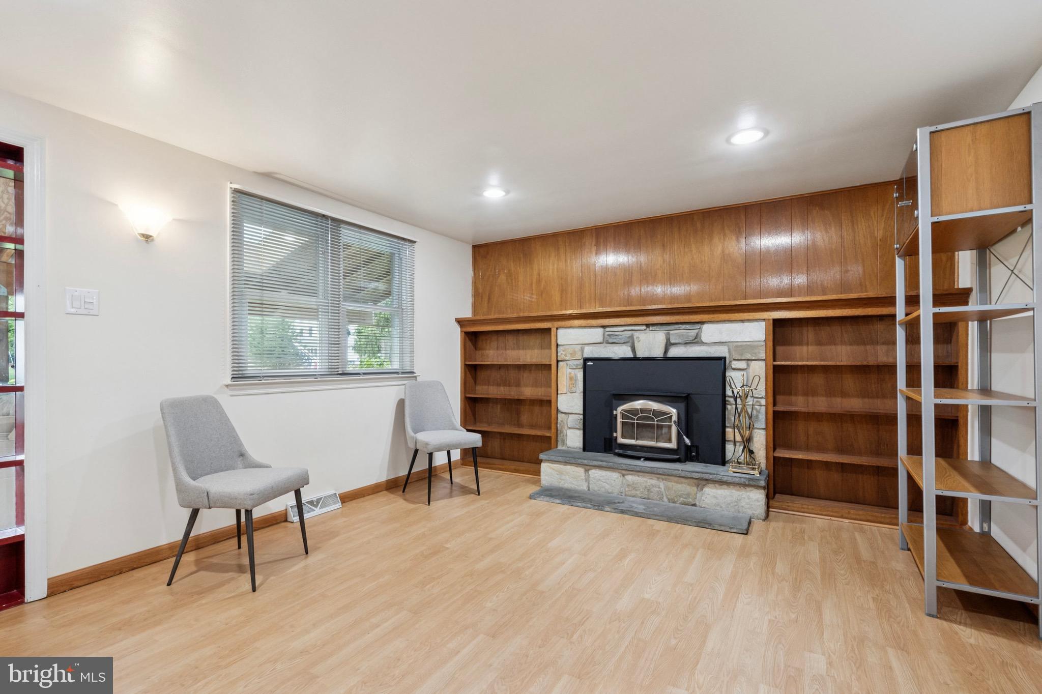 FEASTERVILLE - Residential