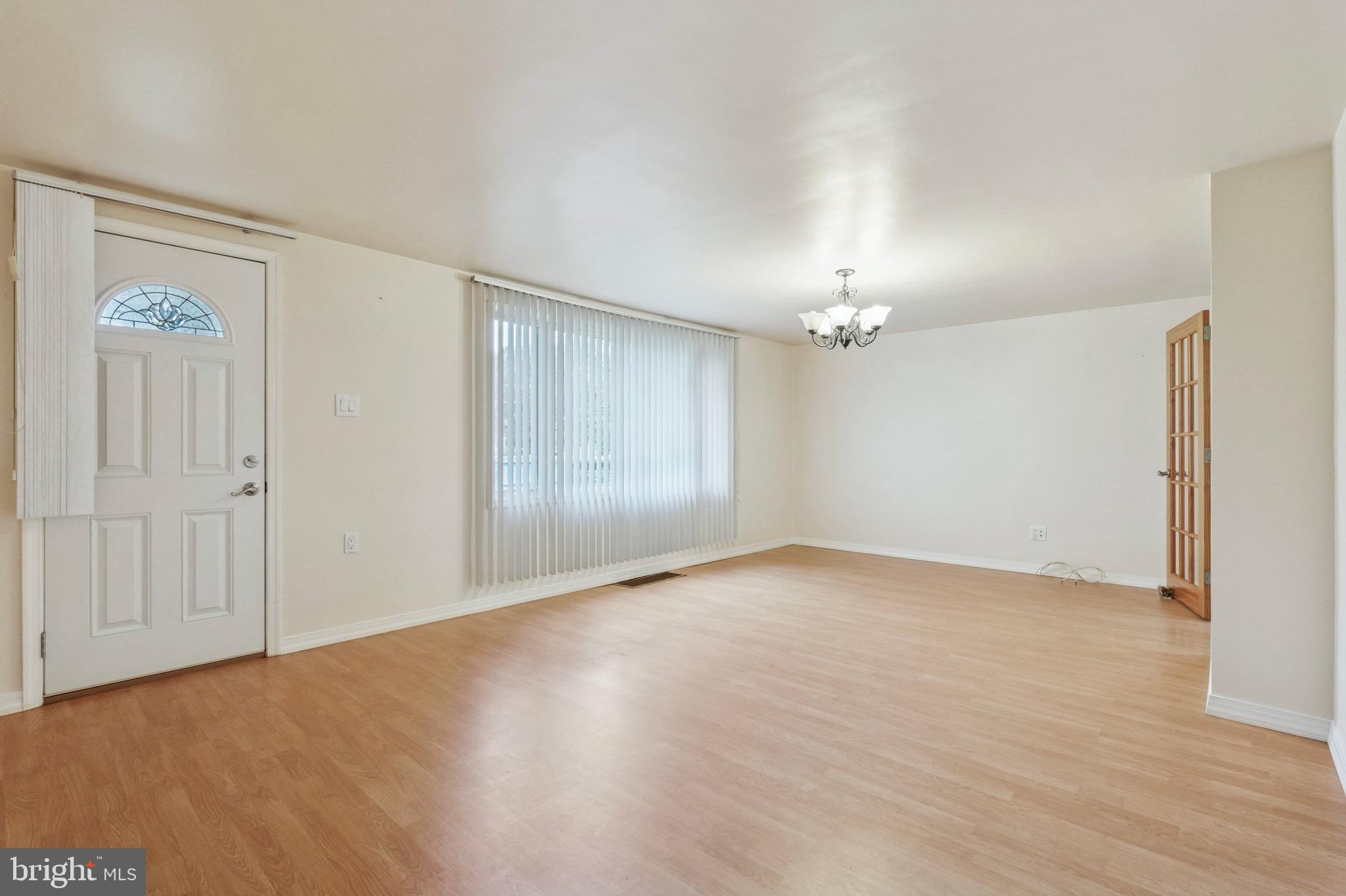 21 S EASTVIEW AVE