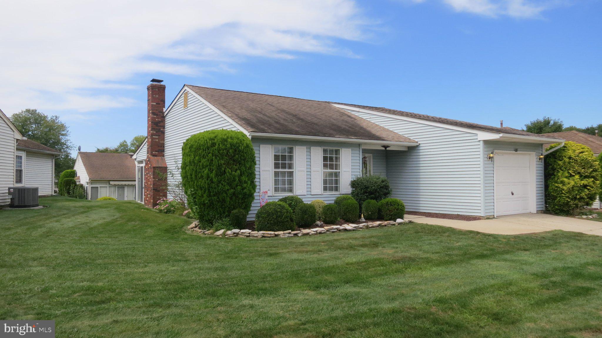 17 MEADOWWOOD COURT