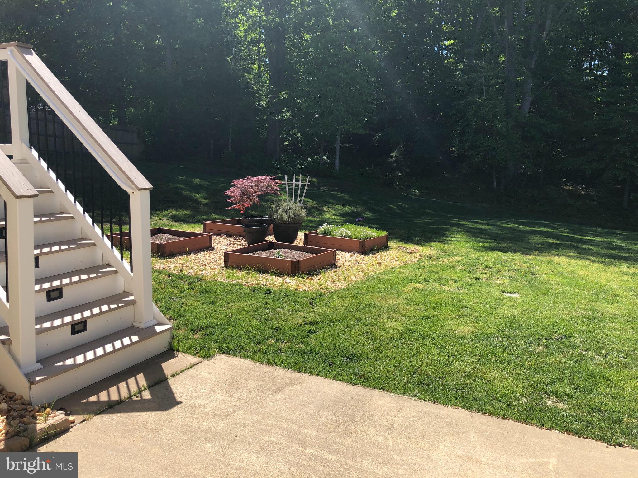 SEASONS LANDING - Residential