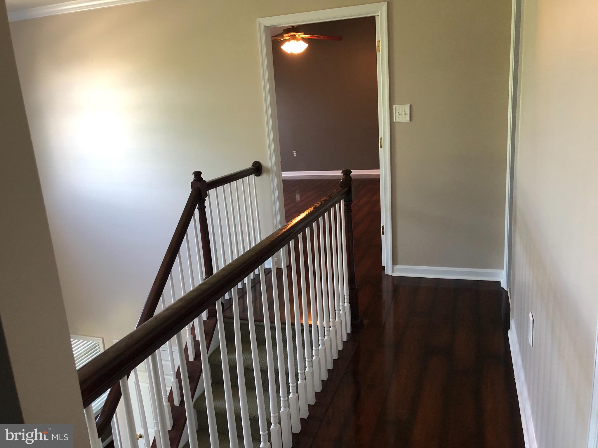 SEASONS LANDING - Residential