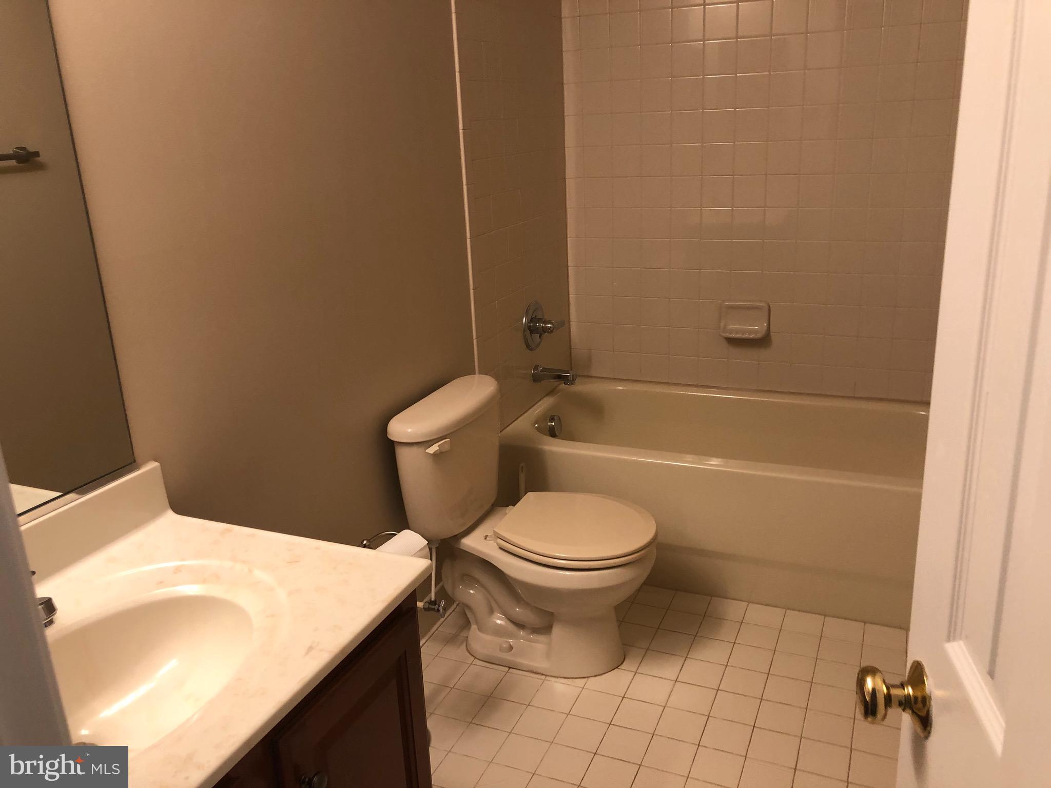 SEASONS LANDING - Residential